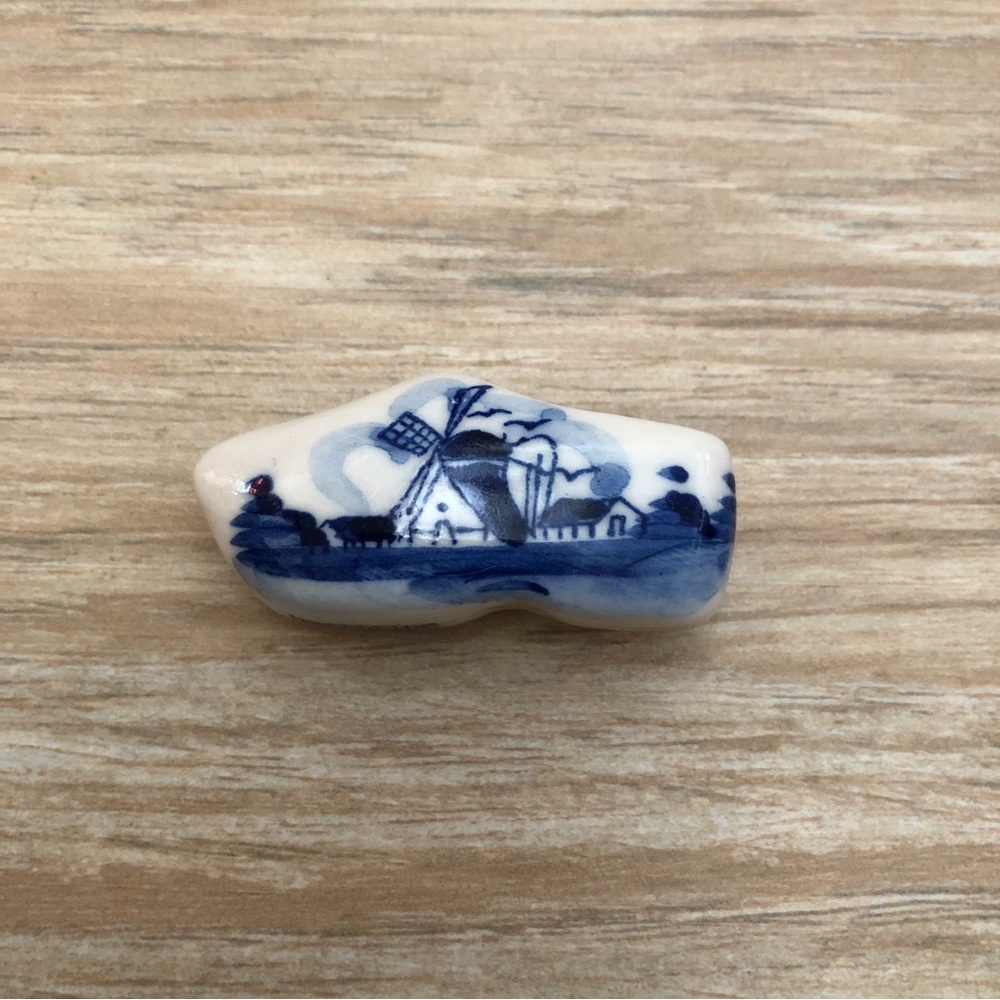 Wooden Shoe Magnet